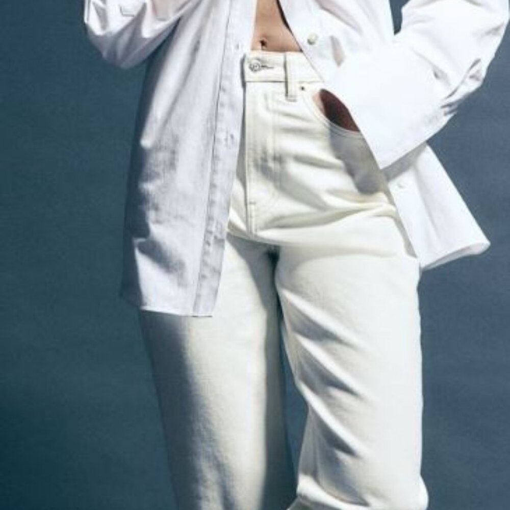 H & M White Loose Mom Jeans NWT Size Misses 12